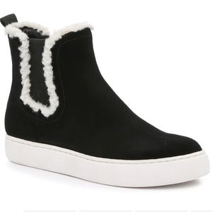 Kichai Cozy Chelsea boot from Lucky Brand